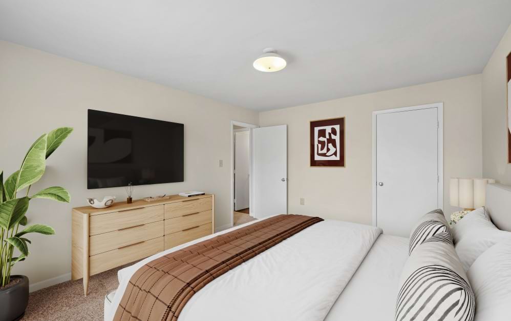 3x2 Large - Silver - 3 bedroom floorplan layout with 2 bathrooms and 1316 square feet (Bedroom 2)