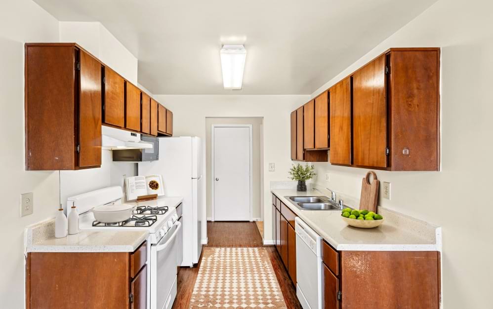 2x1 Large - Silver - 2 bedroom floorplan layout with 1 bathroom and 944 square feet (Kitchen)