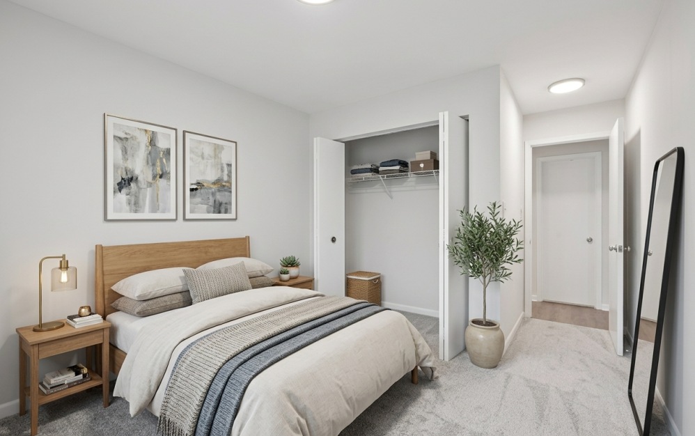4X2 Large - Platinum - 4 bedroom floorplan layout with 2 bathrooms and 1435 square feet (Bedroom 2)
