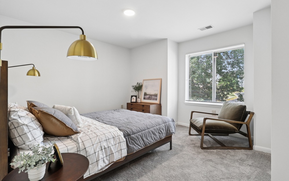 2x1 - Gold - 2 bedroom floorplan layout with 1 bathroom and 896 square feet (Bedroom 2)