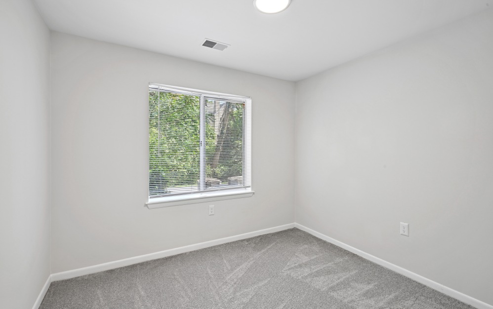 3x2 - Platinum - 3 bedroom floorplan layout with 2 bathrooms and 1185 square feet (Bedroom 3)