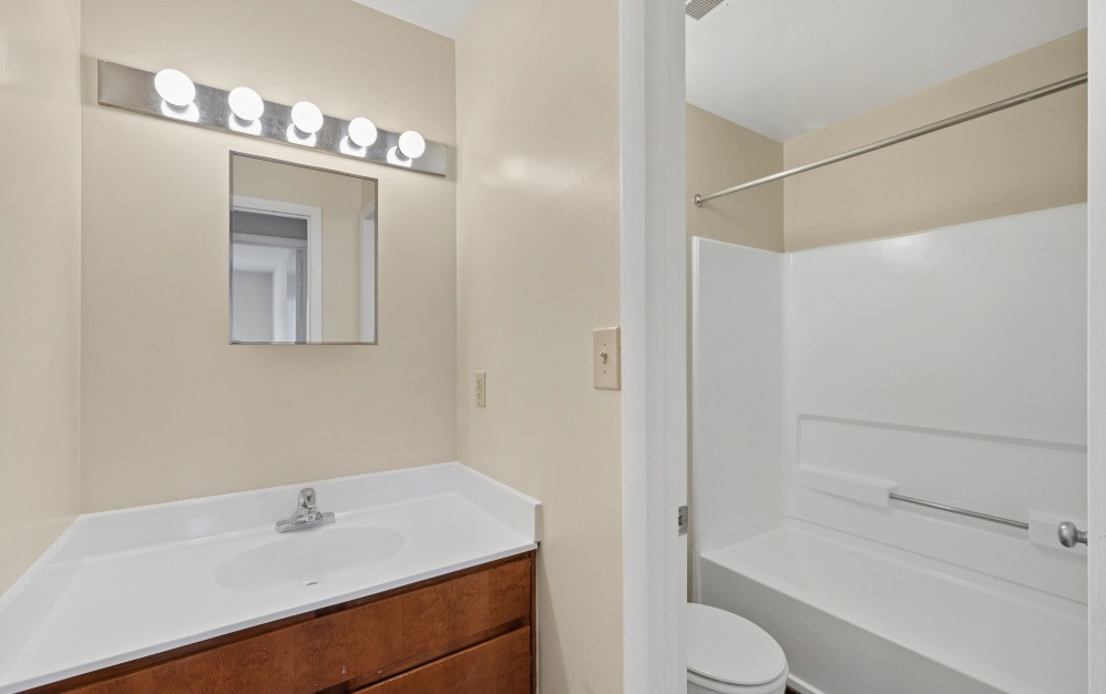 2x1 - Silver - 2 bedroom floorplan layout with 1 bathroom and 896 square feet (Bathroom 1)