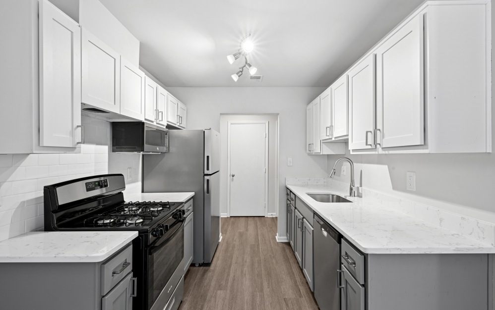 3x2 - Platinum - 3 bedroom floorplan layout with 2 bathrooms and 1185 square feet (Kitchen)